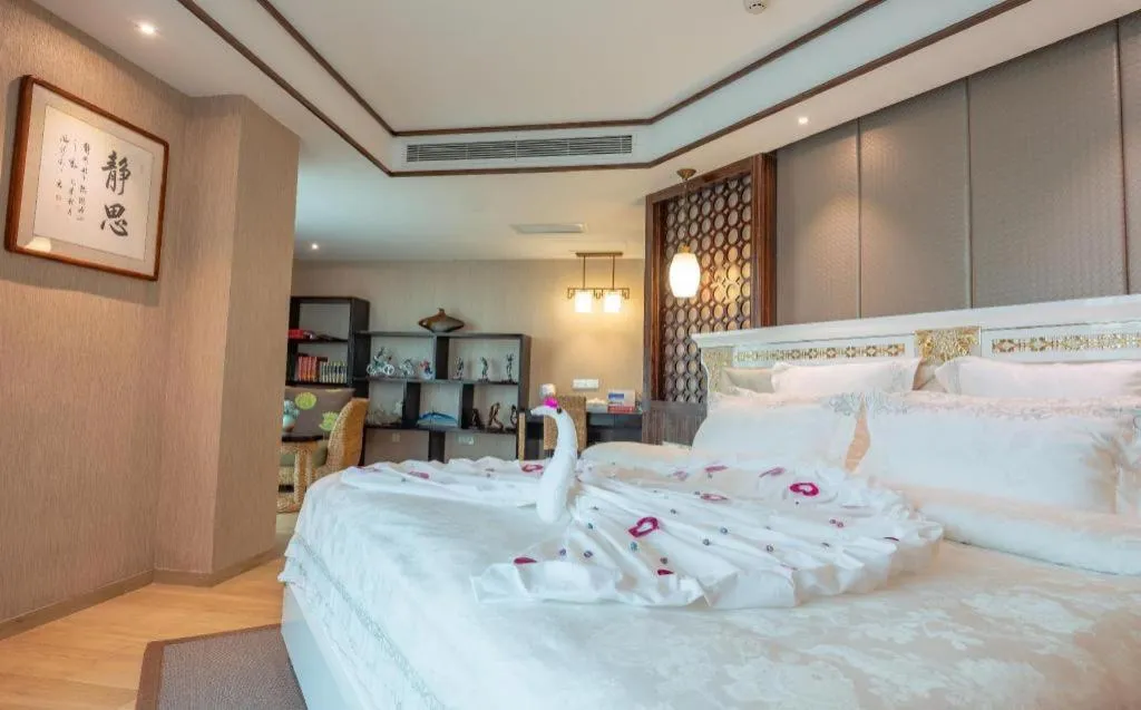 Bed in Excemon Beach Hotel Beihai