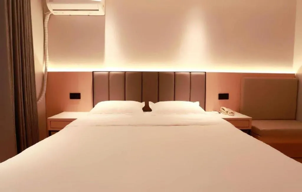 Bed in GreenTree Inn Maanshan Hanshan District Jiuwu Square Hotel