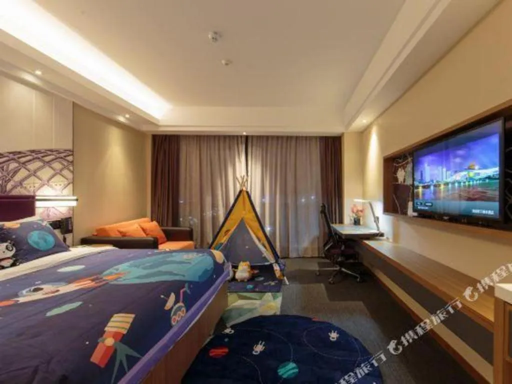 Bed in Hampton by Hilton Guangming Shenzhen