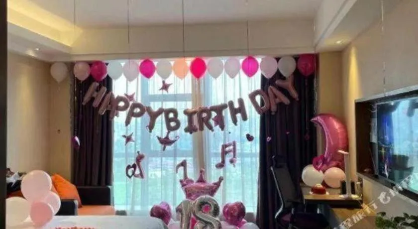 Bed in Hampton by Hilton Guangming Shenzhen