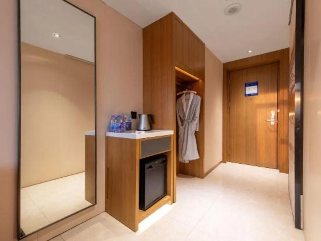 Bed in Hampton by Hilton Guangming Shenzhen