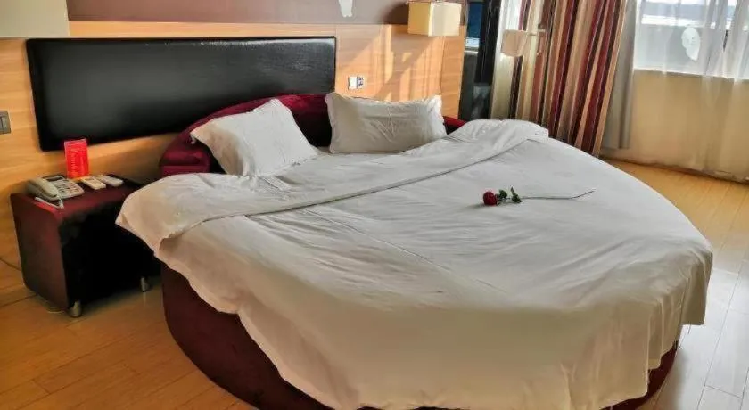 Bed in Thank Inn Hotel Jiangsu Suzhou Luzhi Ancient Town Scenic Area