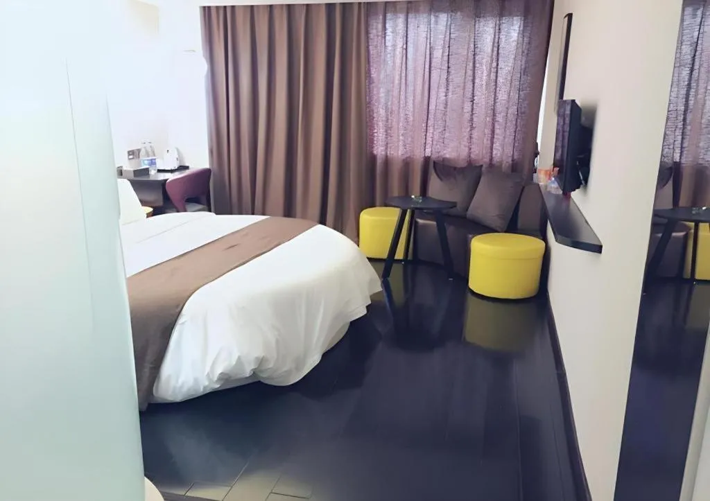 Bed in Thank Inn Plus hotel He'nan Zhoukou Chuanhui District Red Star Macalline