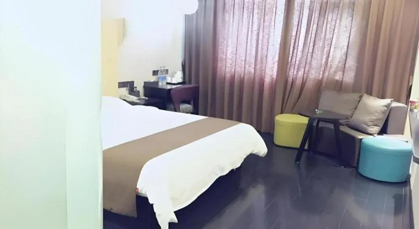 Bed in Thank Inn Plus hotel He'nan Zhoukou Chuanhui District Red Star Macalline