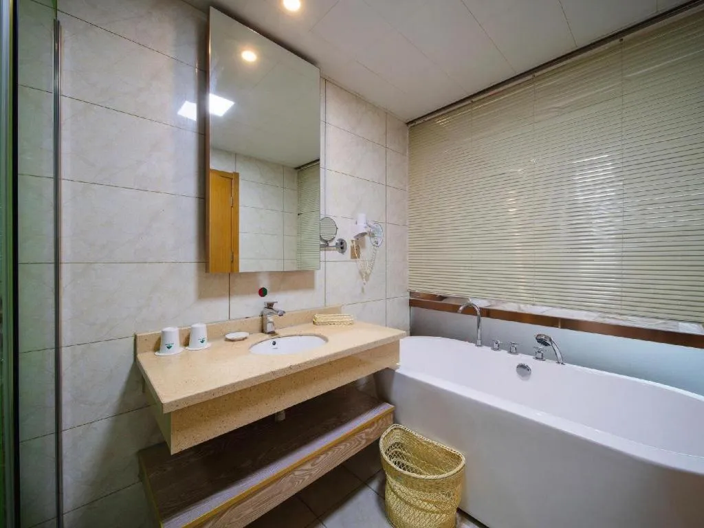 GreenTree Inn Ningbo Hangzhou Wan New District Lishi Square Business Hotel