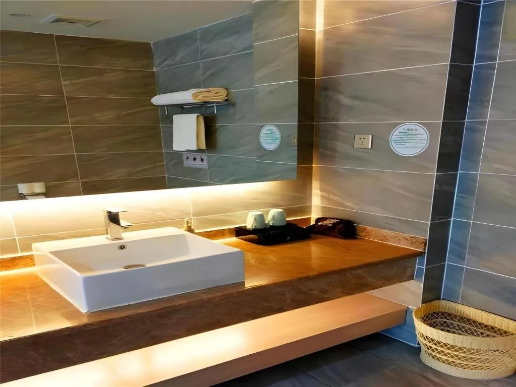 GreenTree Inn Ningbo Hangzhou Wan New District Lishi Square Business Hotel