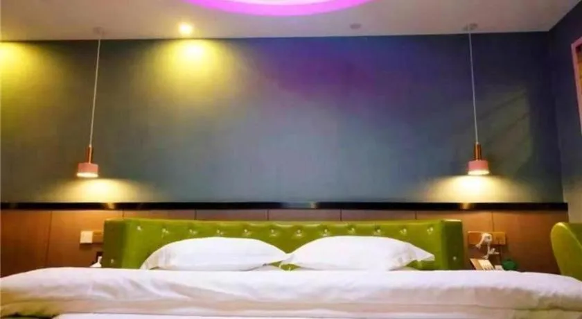 Bed in GreenTree Inn Ningbo Hangzhou Wan New District Lishi Square Business Hotel
