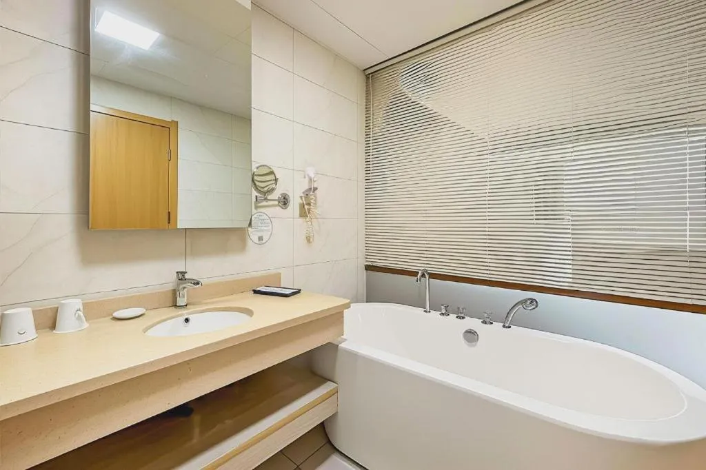 GreenTree Inn Ningbo Hangzhou Wan New District Lishi Square Business Hotel