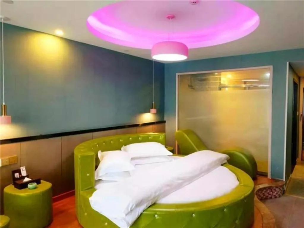 Bed in GreenTree Inn Ningbo Hangzhou Wan New District Lishi Square Business Hotel