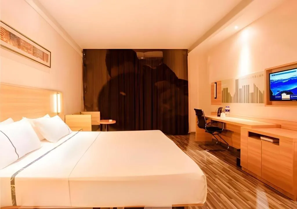 Bed in City Comfort Inn Xianning South Station Wanda