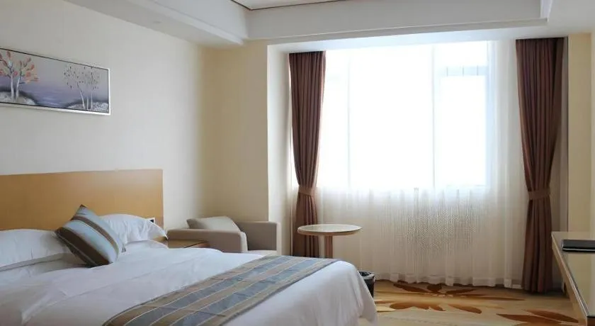 Bed in GreenTree Alliance Foshan West Station Luowu Road Hotel