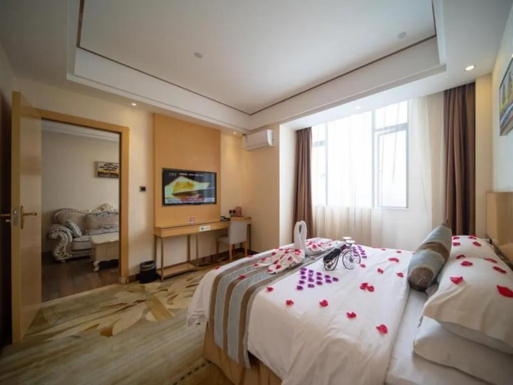 Bed in GreenTree Alliance Foshan West Station Luowu Road Hotel
