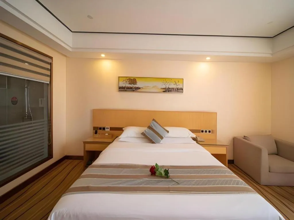 Bed in GreenTree Alliance Foshan West Station Luowu Road Hotel