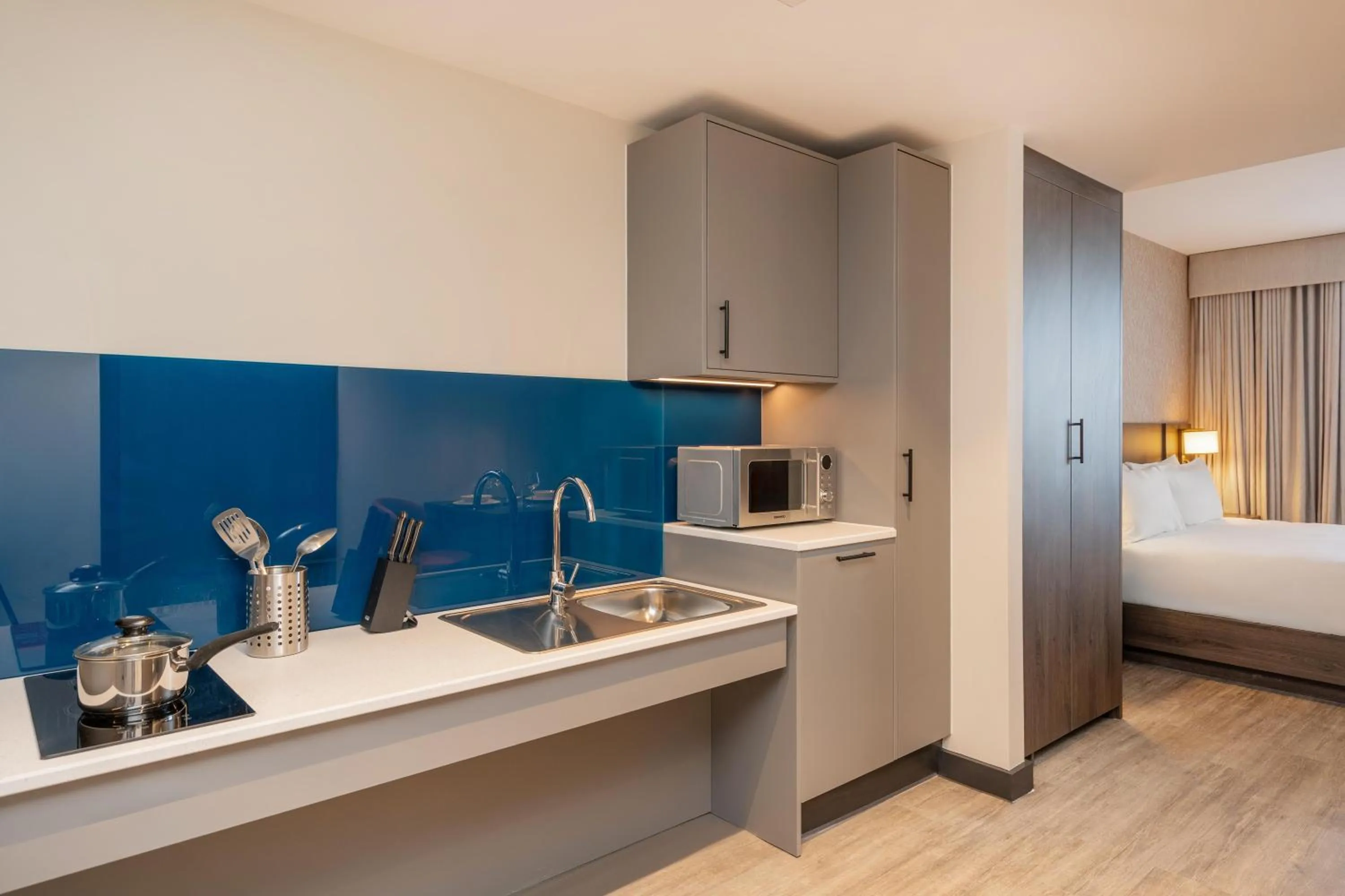 Kitchen or kitchenette, Bed in Hyatt House Leeds