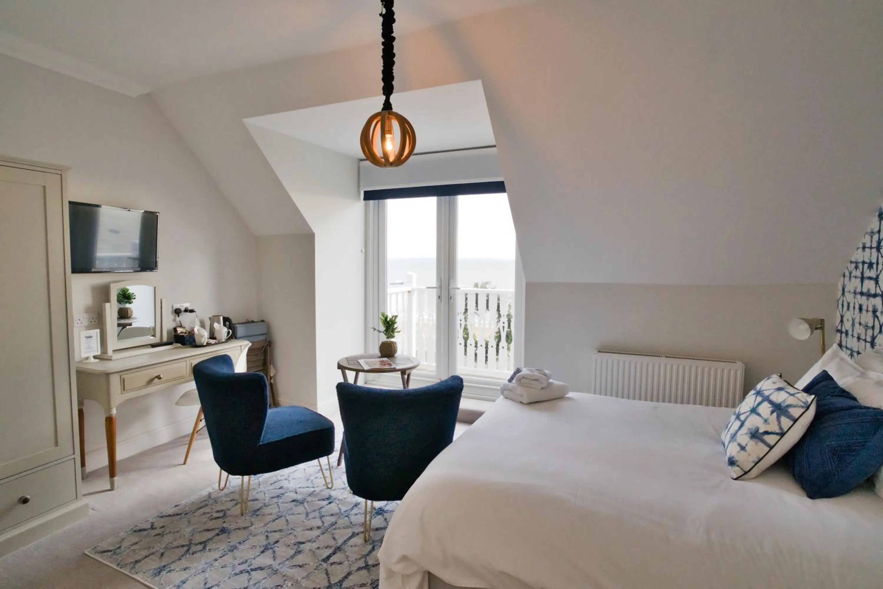 Bedroom, Bed in Beaches Guest House