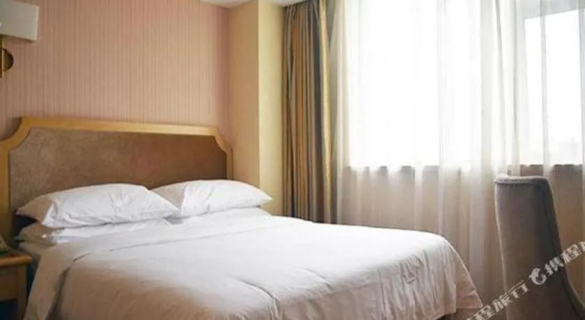 Bed in Vienna 3 Best Shanghai Baoshan Fengxiang Road