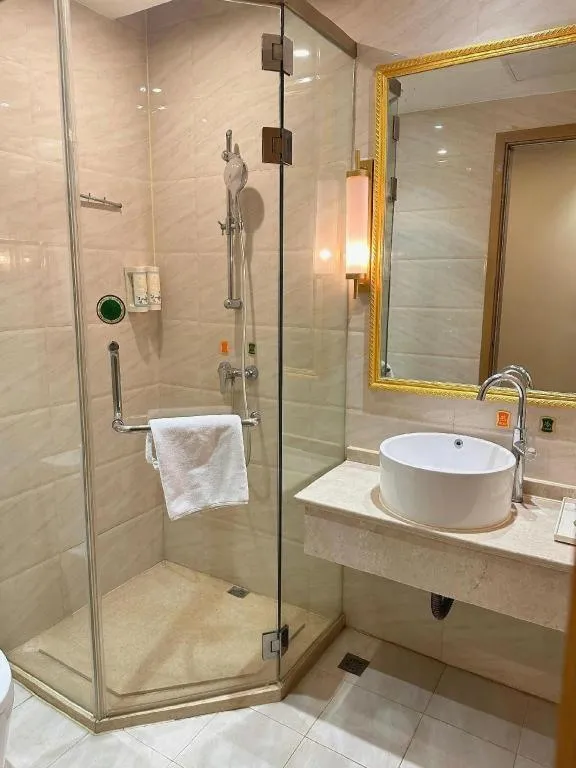 Vienna 3 Best Shanghai Baoshan Fengxiang Road