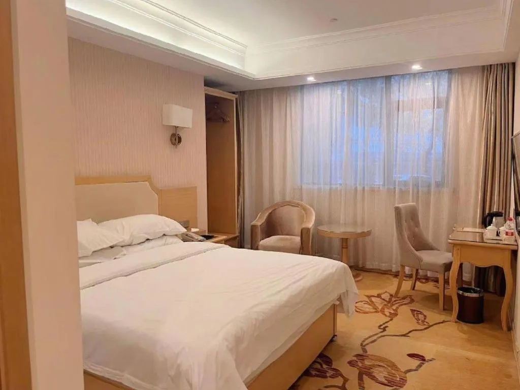 Bed in Vienna 3 Best Shanghai Baoshan Fengxiang Road