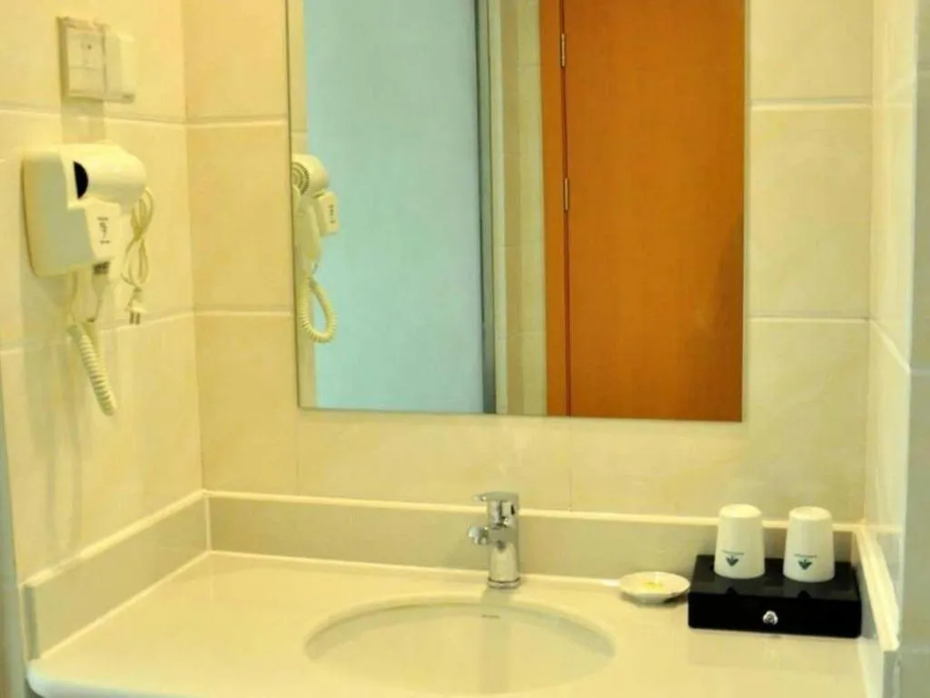 GreenTree Inn Liaocheng Donge Culture Street Express Hotel