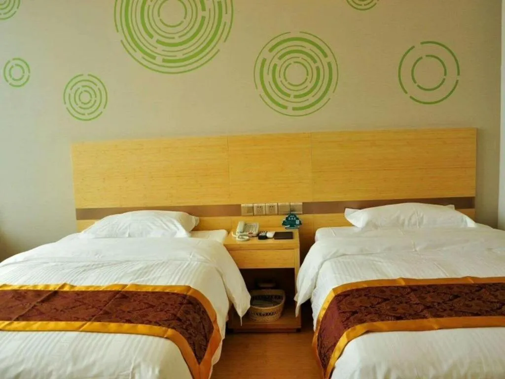 Bed in GreenTree Inn Liaocheng Donge Culture Street Express Hotel