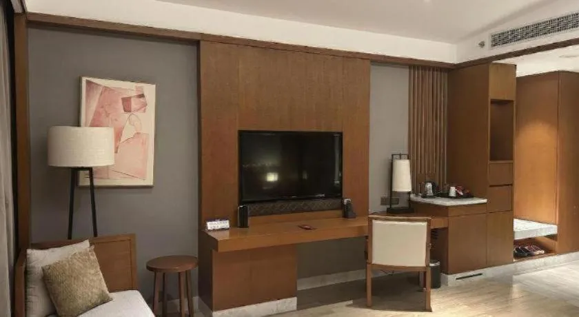 La Fountain Hotel & Resort Sanya