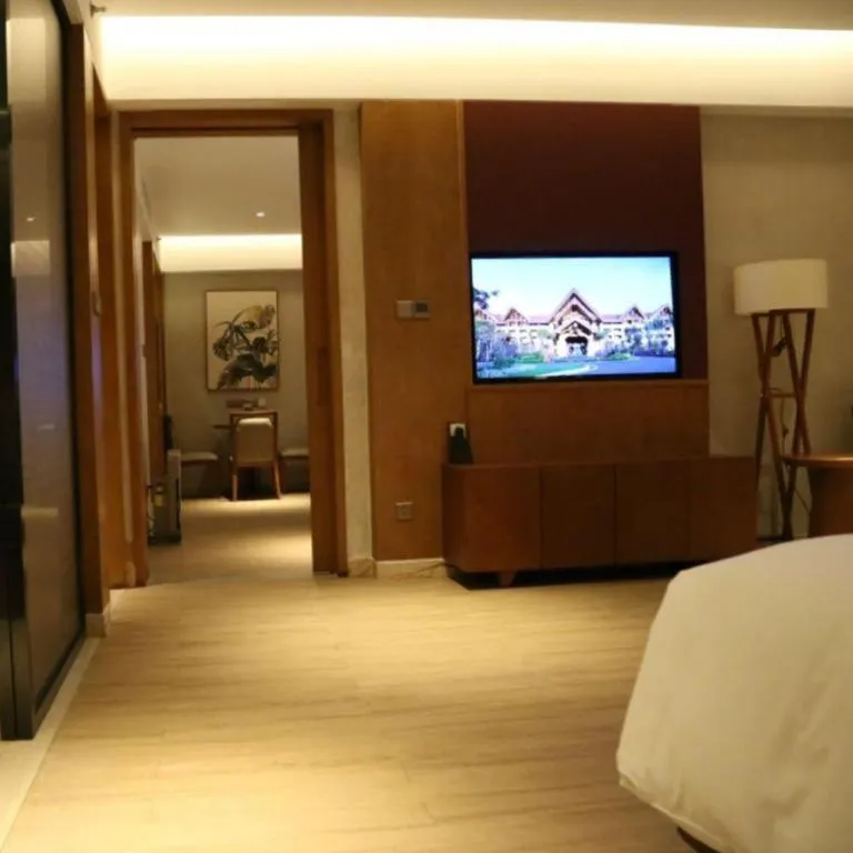 Bed in La Fountain Hotel & Resort Sanya