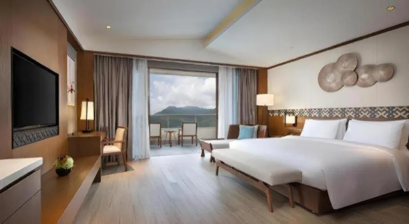 Bed in La Fountain Hotel & Resort Sanya