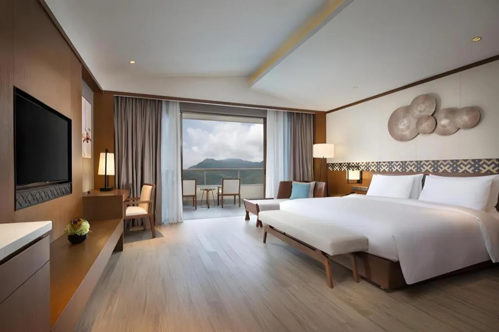 Bed in La Fountain Hotel & Resort Sanya