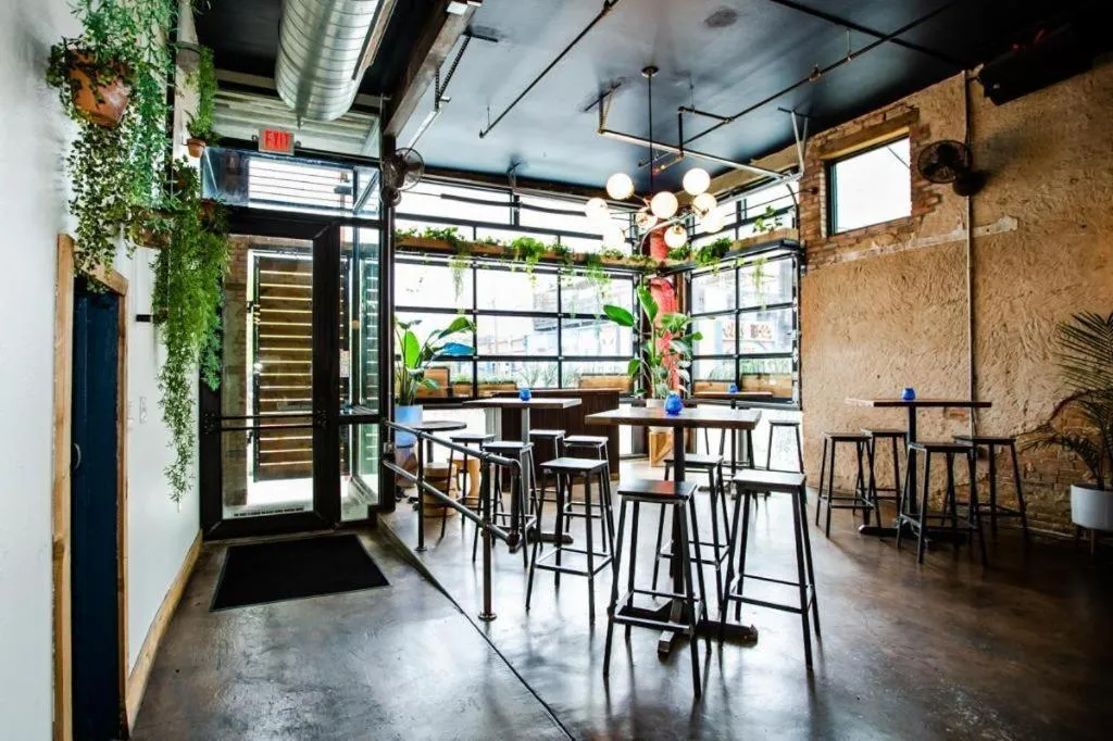 Deep Ellum Hostel - Adults Only