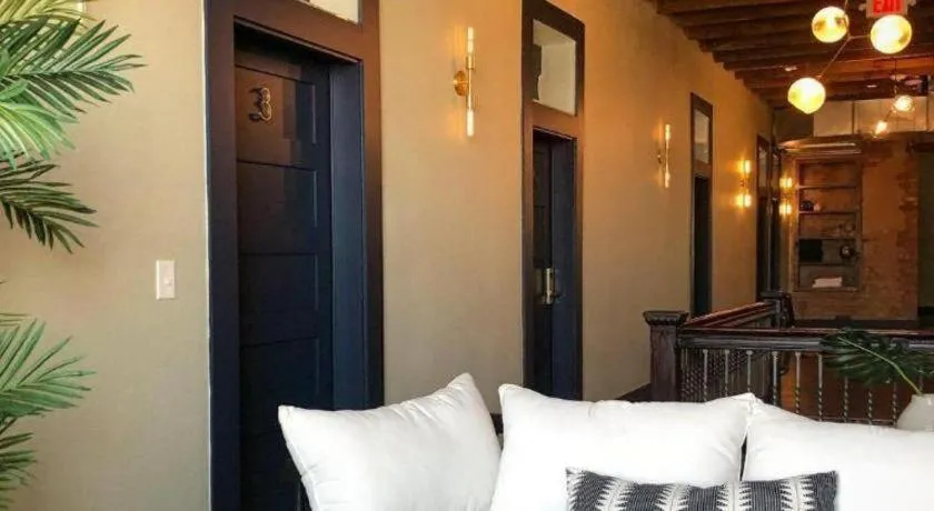 Deep Ellum Hostel - Adults Only