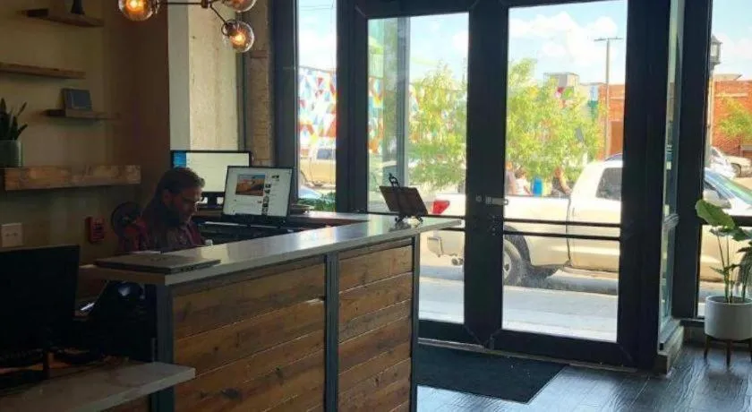 Deep Ellum Hostel - Adults Only