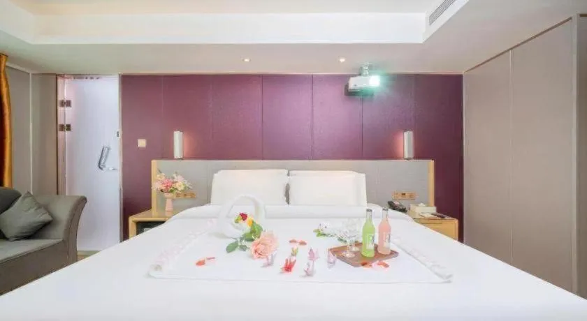 Bed in Lavande Hotels Guangzhou Baiyun Avenue North Metro Station