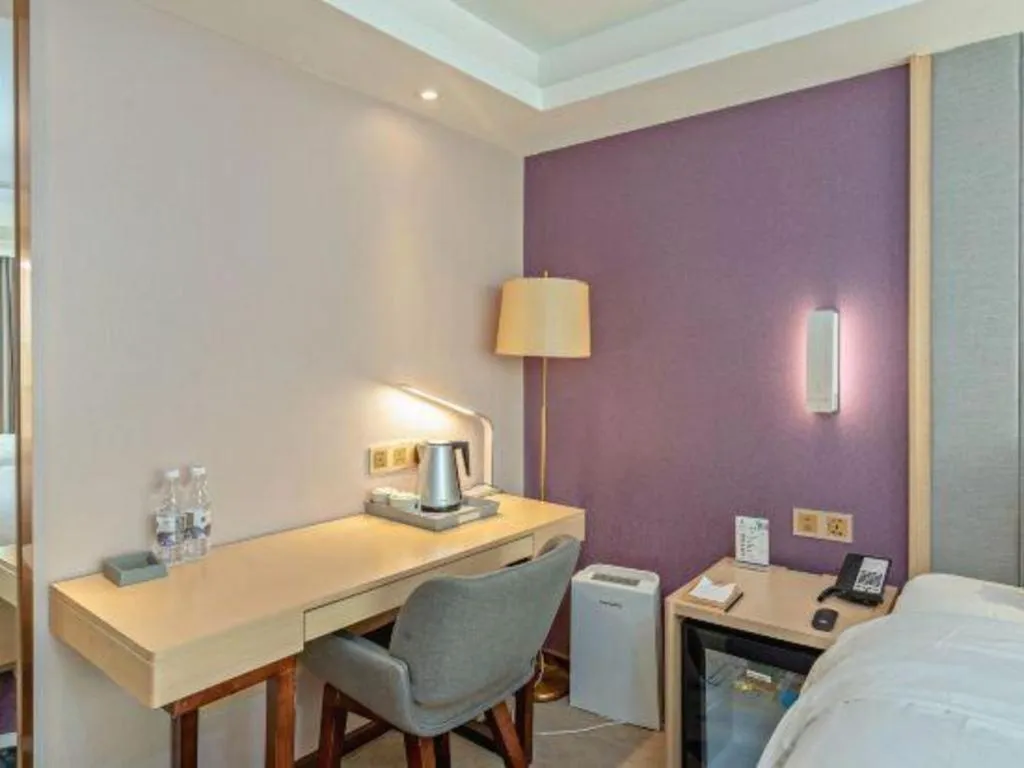 Bed in Lavande Hotels Guangzhou Baiyun Avenue North Metro Station