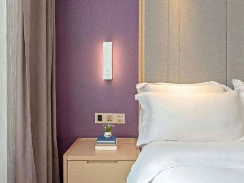 Bed in Lavande Hotels Guangzhou Baiyun Avenue North Metro Station