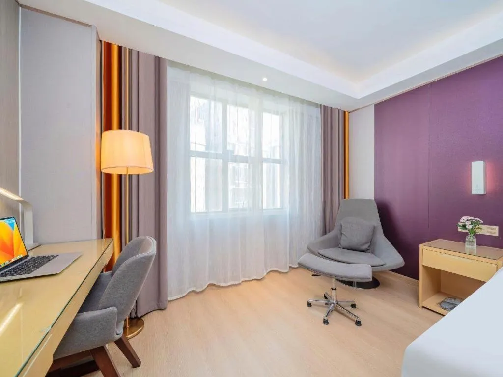 Bed in Lavande Hotels Guangzhou Baiyun Avenue North Metro Station