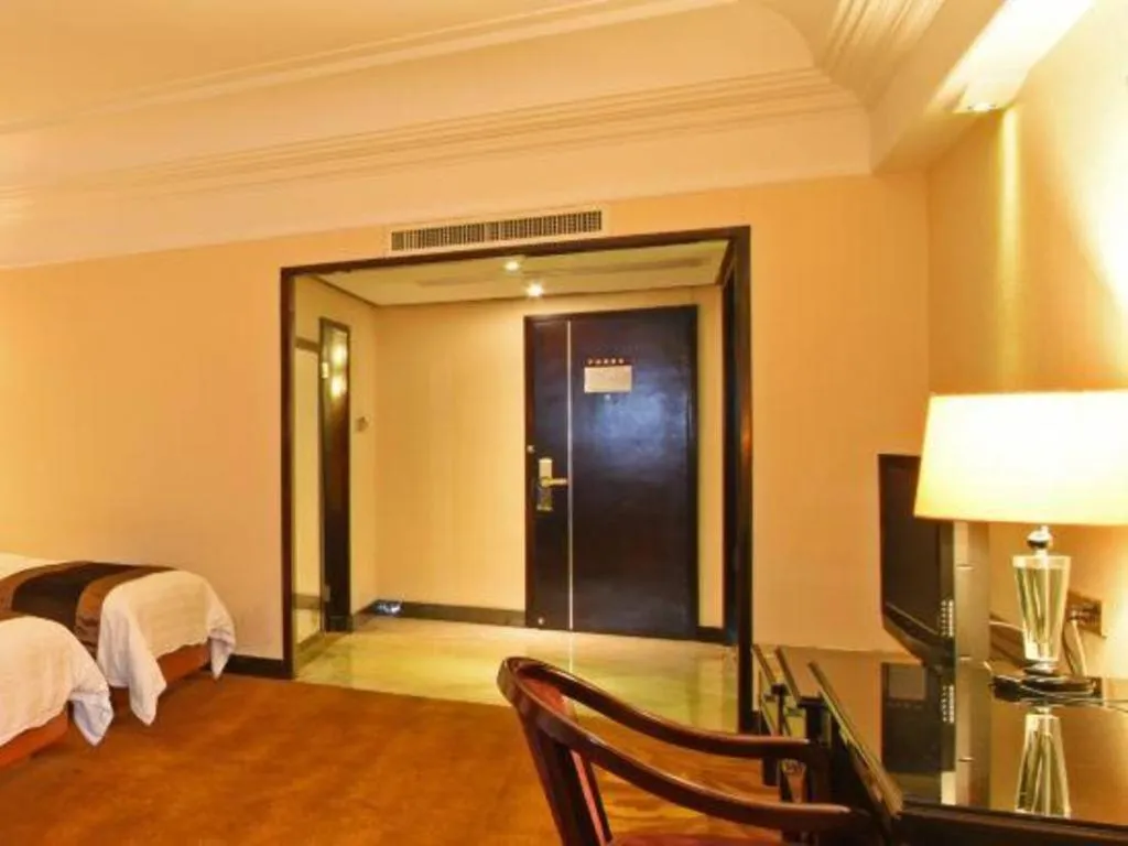 Bed in The Bmc Hotel