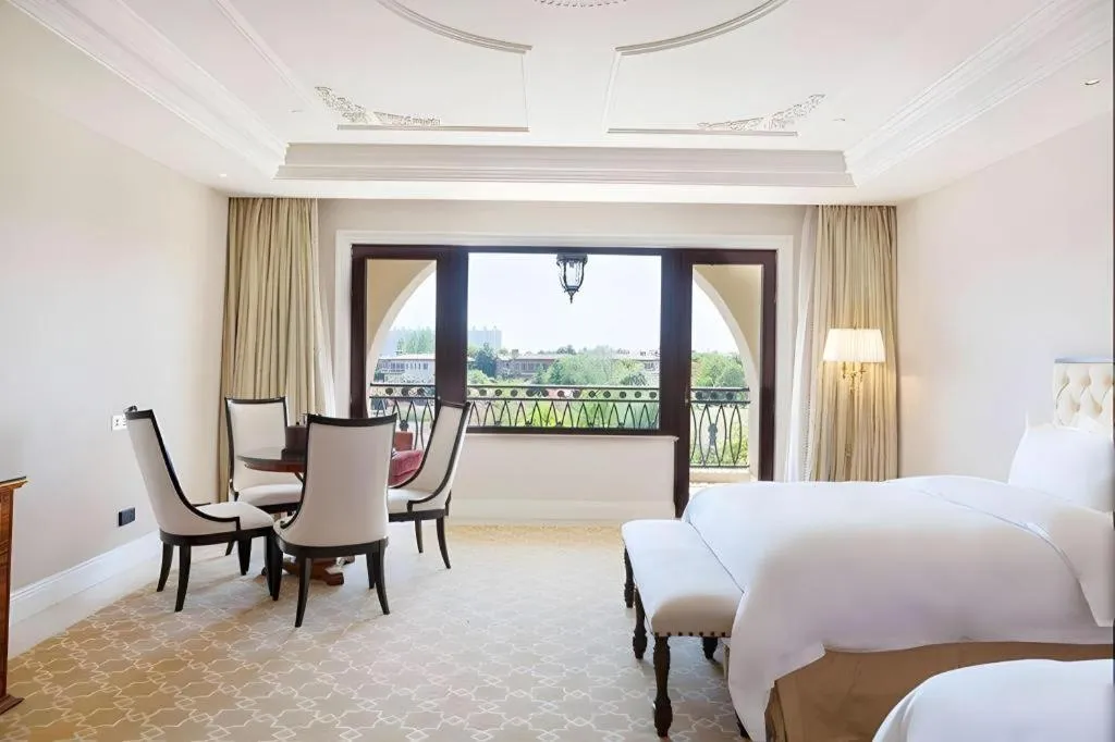 Bed in Wyndham Grand Plaza Royale Resort Nanjing