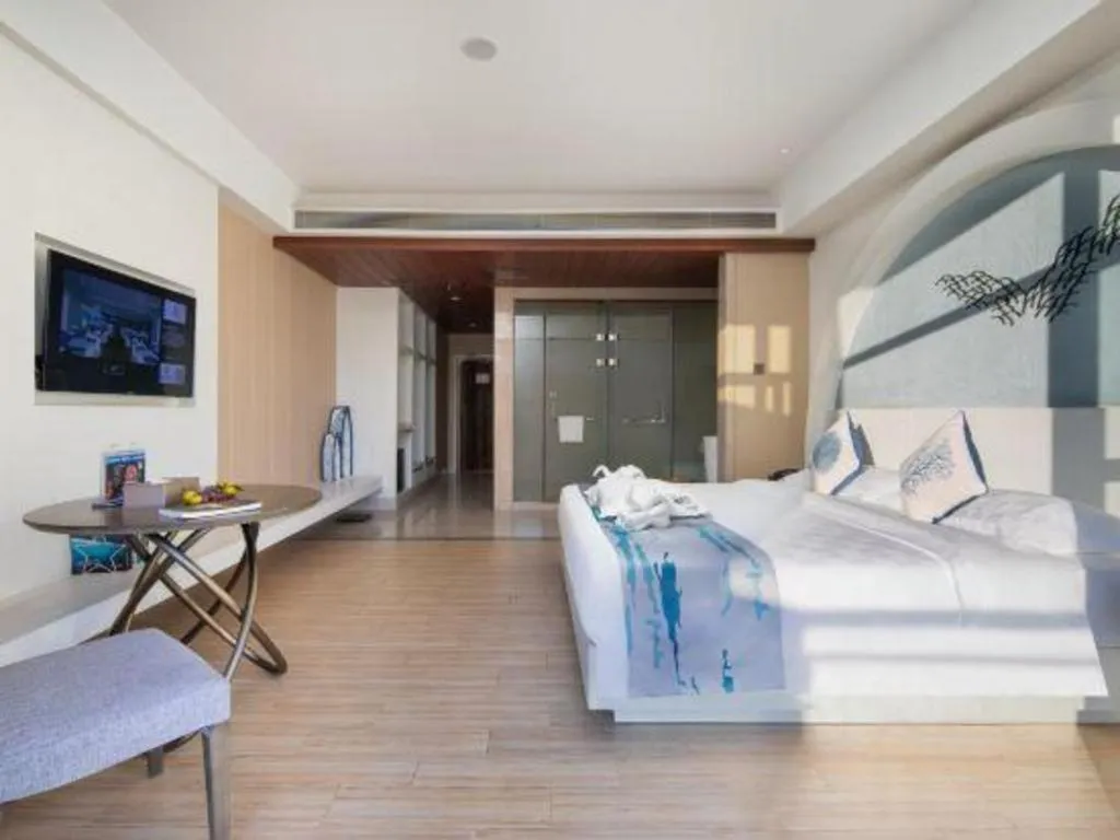 HuangMa holiday yacht view sea resort hotel