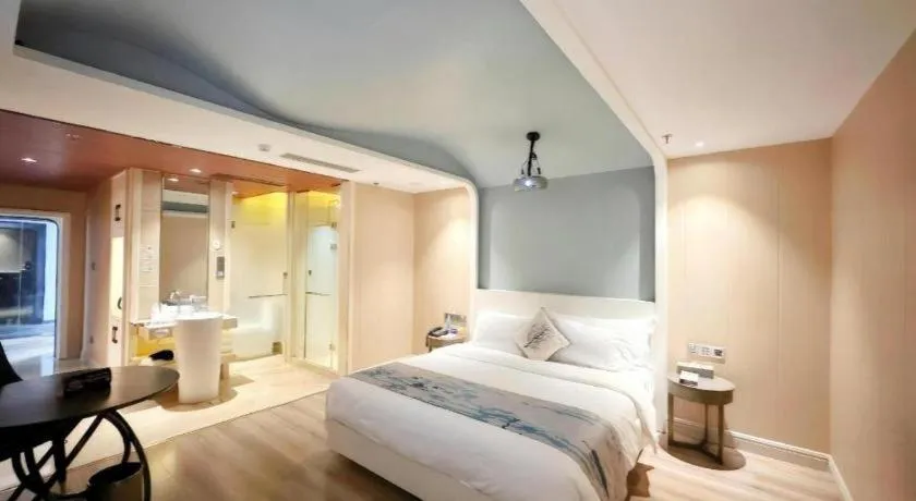 Bed in HuangMa holiday yacht view sea resort hotel