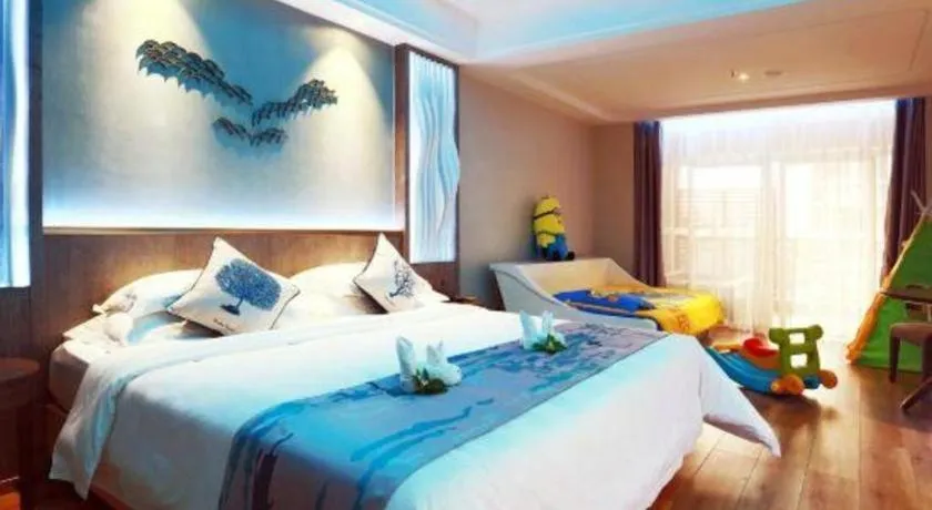 Bed in HuangMa holiday yacht view sea resort hotel