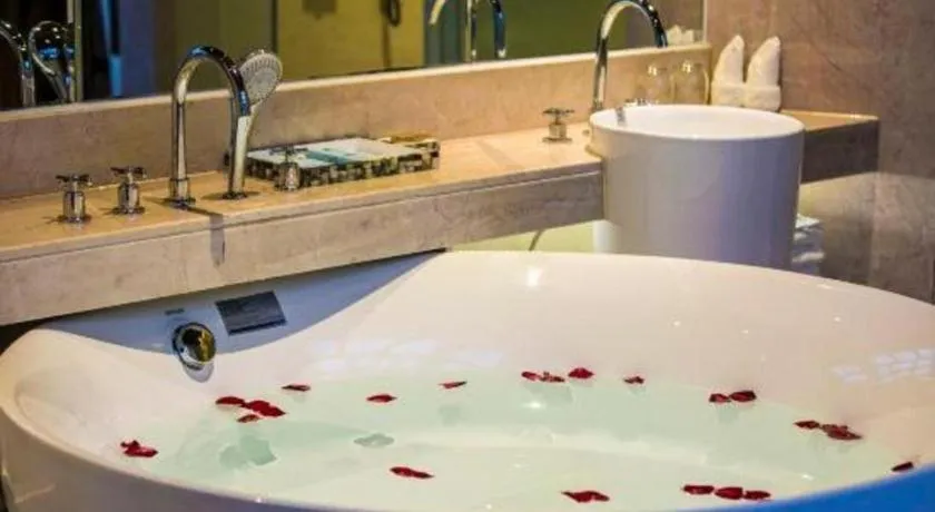 HuangMa holiday yacht view sea resort hotel