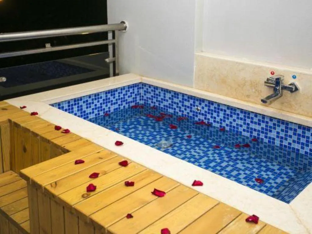 HuangMa holiday yacht view sea resort hotel