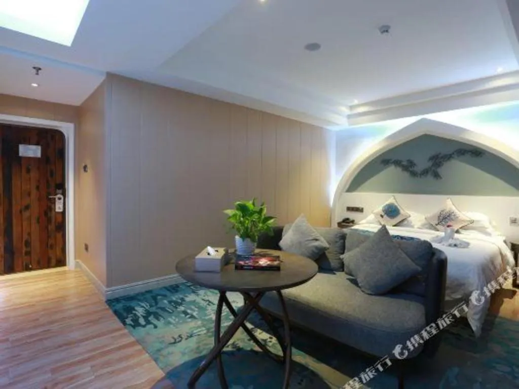 HuangMa holiday yacht view sea resort hotel