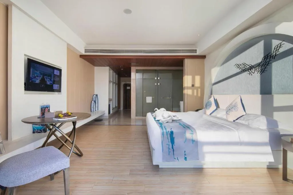 HuangMa holiday yacht view sea resort hotel