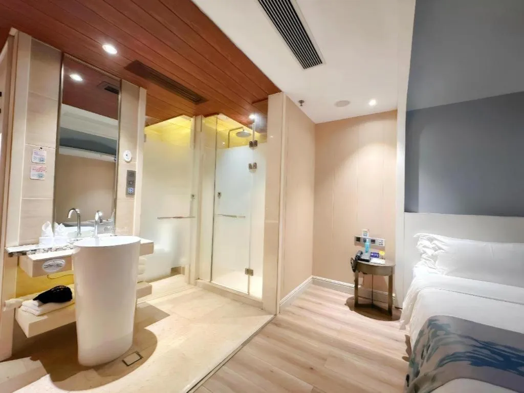 HuangMa holiday yacht view sea resort hotel