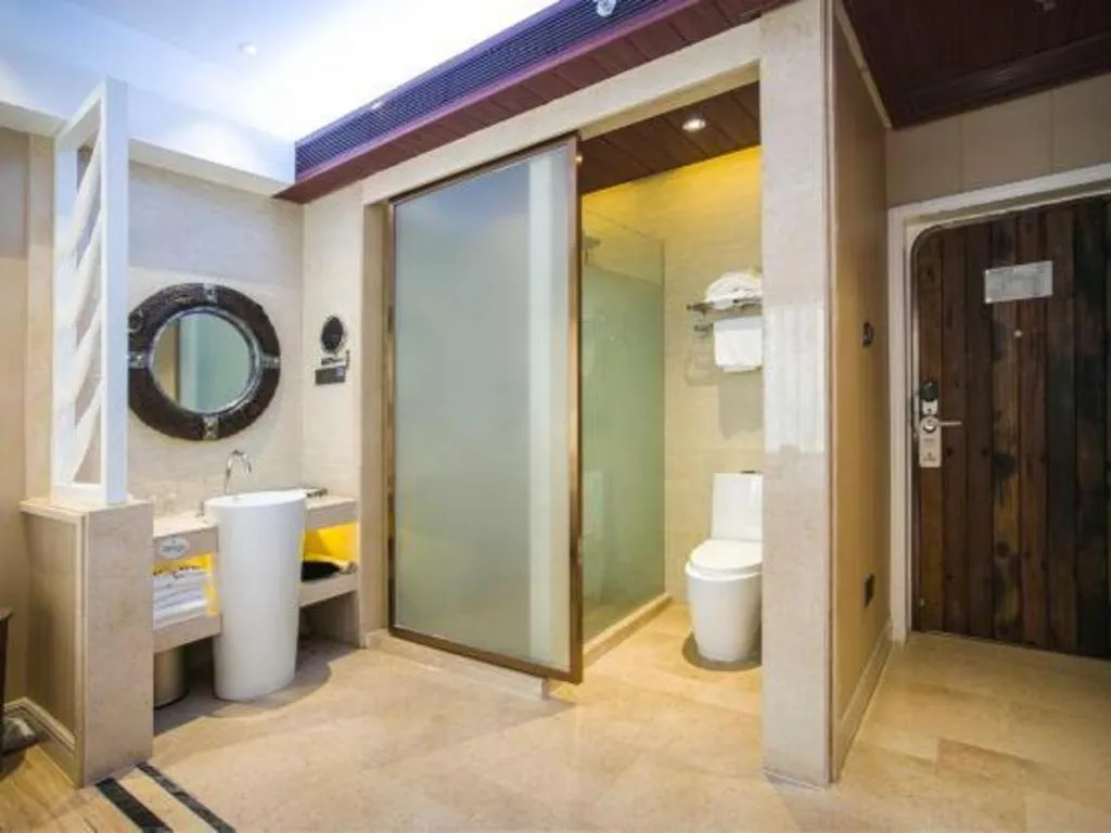 HuangMa holiday yacht view sea resort hotel