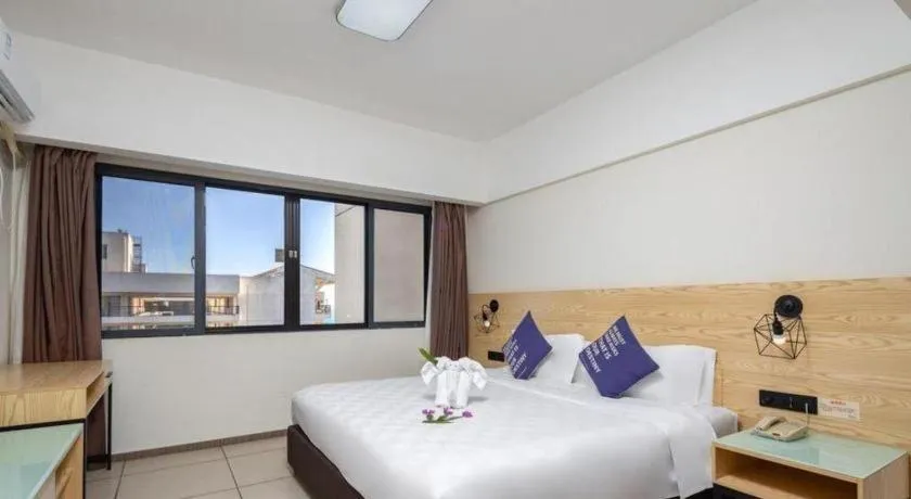 Bed in Yuhai International Resort Hotel