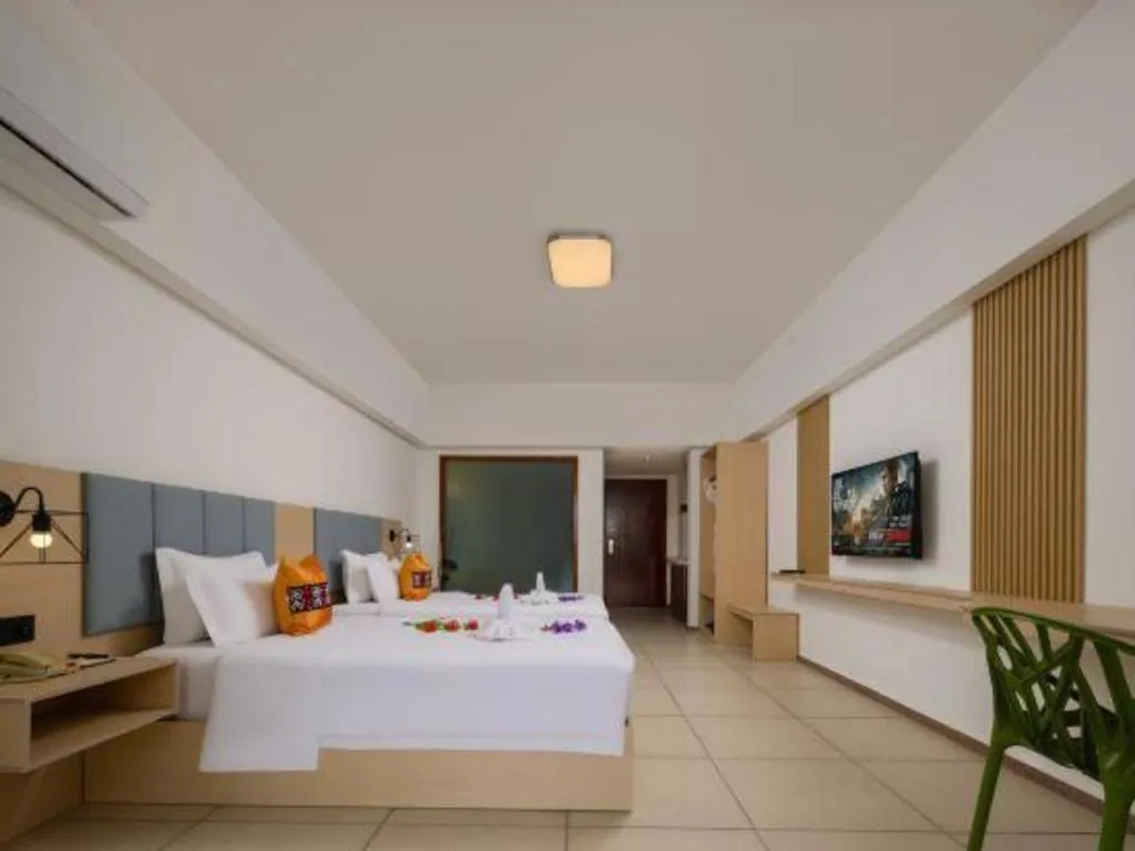 Bed in Yuhai International Resort Hotel