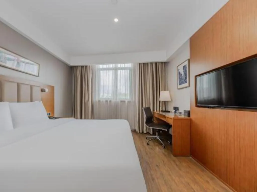 Bed in Yitel Hotel Shanghai Hongqiao Linkong Industrial Park Songhong Road Metro Station