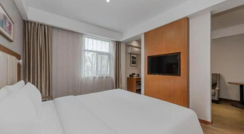 Bed in Yitel Hotel Shanghai Hongqiao Linkong Industrial Park Songhong Road Metro Station